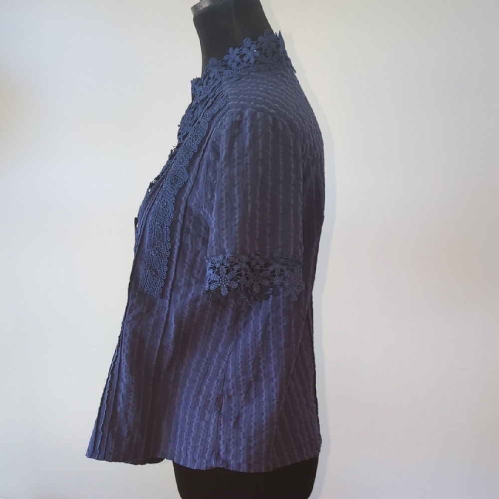 Navy Blue Short Sleeve Button Blouse with Embroidery Detail Size Small - Picture 6 of 7